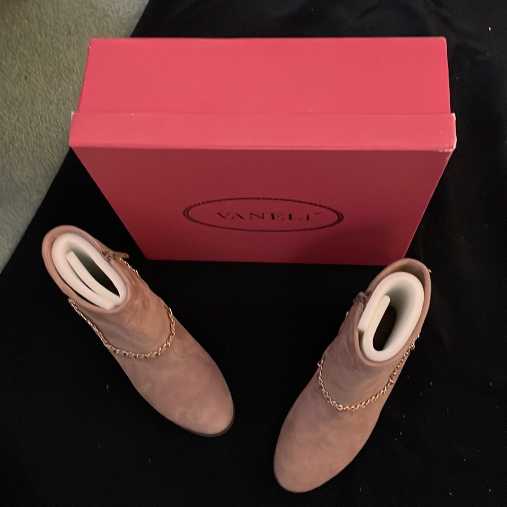 Beautiful Vannelli boots size 6.5